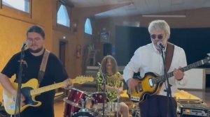 Alright (Supergrass) cover performed by Monkey Business Band June 2023