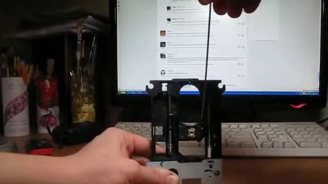 сверлильный станок из cd-rom'a