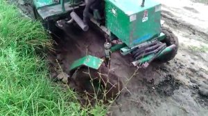 Самодельный Мини-Трактор (Едем с травой по грязи)