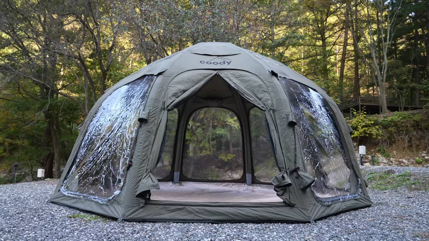 Кемпинг в надувной панорамной палате, с комфортом смотреть онлайн