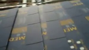 Китайский слоттер делает 4х клапанные гофроящики.