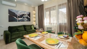 Видео обзор апартаментов по ул. Эстонская, 88. Апартамент со спальней - 55 м². Жить в Горах.
