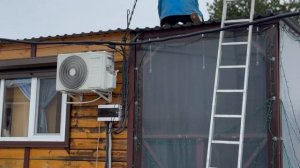 Монтаж дров'яної пeчі Plamen Tara на дачі. Тепер Tara готова радувати теплом у холодні вечори.