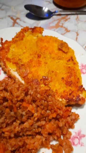 греча с луком и морковью и шницель смотреть онлайн