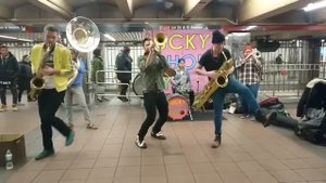 TOO MANY ZOOZ /LUCKY CHOPS  Funky town i feel good
