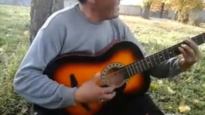 Казах поет уйгурскую песнб