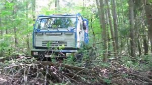 Камаз в лесу