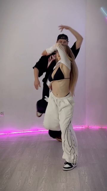 DANCE REGGAETON