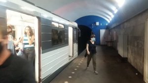 ЕМА-502М На станции Надзаладеви