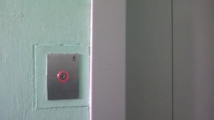 Электрический лифт (г. Королев), V=1 м-с, г-п 400 кг (82), музыкальный лифт КМЗ