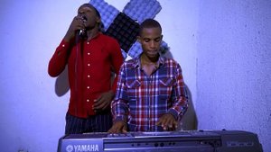 Mbonyi israel - Yaratwimanye cover/ Gad Iratwumva / Ibihe byiza byo Kuramya no guhimbaza Imana.