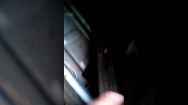 как избавиться от запотевших  стекол в авто!запотевшее стекло в машине! почему потеют стекла в авто