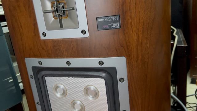 Монументальный Комплект от Sony смотреть онлайн