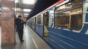 посадки нет на станции печатники. Второй поезд следует до Люблино! 2 час на канале