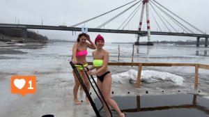 Она РЕАЛЬНО ЗАВОДИТ 🇷🇺МОРЖИ РОССИИ 🥶BATHING ICE WATER SWWIMMING 4K