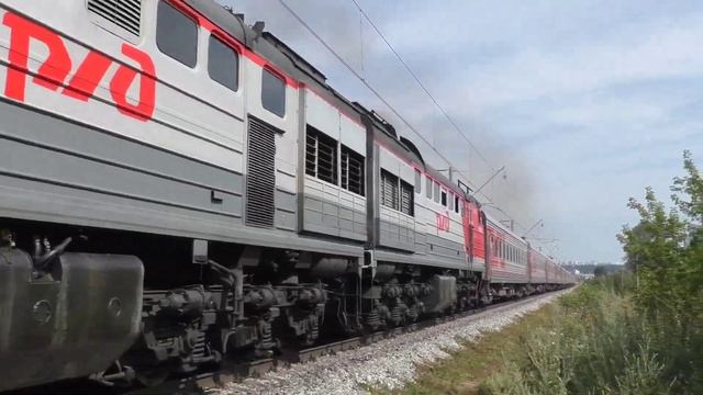 2ТЭ10У-0476 с пассажирским поездом Новый Уренгой - Оренбург