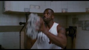 Scary Movie 4 - Shaquille O'Neal & Dr. Phil Saw Scene