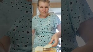 Рыбные брикеты с картошкой и луком под сыром в духовке