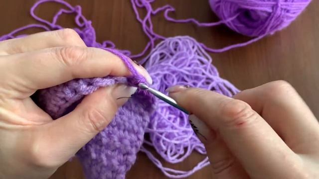 Обвязка края перекручеными столбиками, крючком. смотреть онлайн