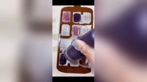 Несъедобно-съедобное: в TikTok стали популярны восковые конфеты.