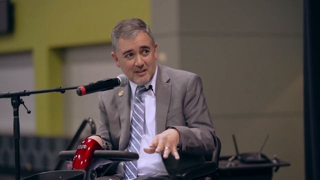 Почему вашей церкви не следует играть Хиллсонг и Вефиль? (Джастин Питерс & Тодд Фрил)