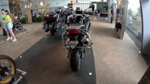 BMW F 900 GS ADV sport adventure touring motor moto bike F900 new model motorcycle walkaround V1934