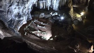 Мамонтова пещера на плато Чатыр-Даг в Крыму
