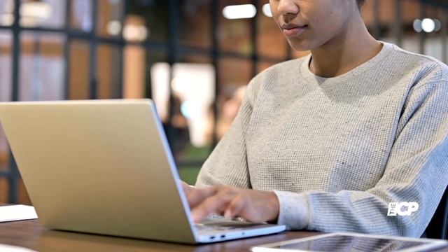 Rita Ora sizzles in a black sheer gown in Met Gala смотреть онлайн