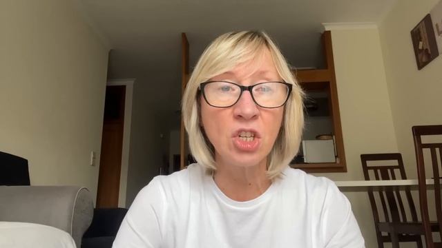 Адамян Эдик/ Обзор/ Срала-мазала, по стенкам лазыла ! Эдька, ты за мной подглядываешь? Ну, удивил !