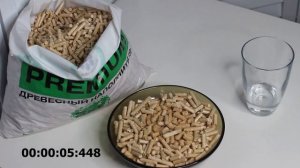 Древесный наполнитель для кошек впитывающий Pipi-Wood