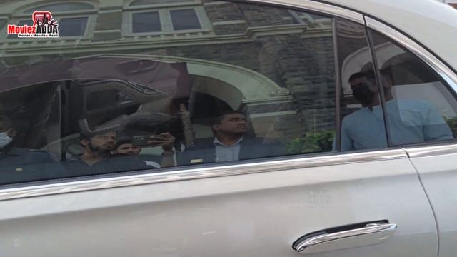 Karan Johar, Shahid Kapoor और Mira Kapoor पोंहचे Jaisalmer | Sidharth Malhotra Kiara Advani Wedding