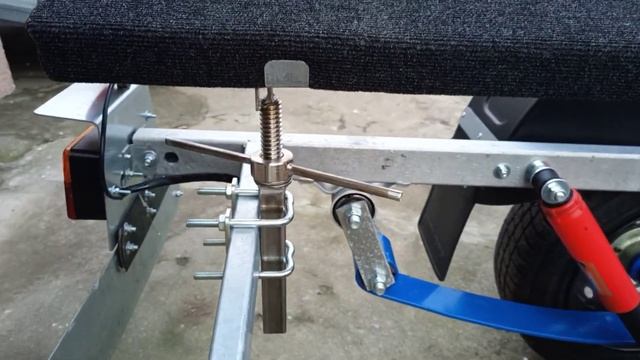 Домкраты на ложементы лодочного прицепа (ч.2) смотреть онлайн