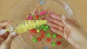 Слайм с разноцветными шариками и фиджетами - Слаймы в кондитерских пакетах! Расслабляющее видео со с