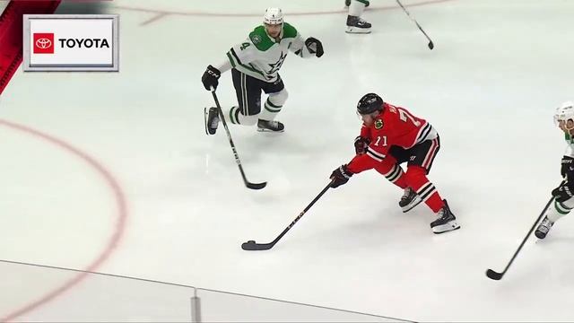 Blackhawks’ Hall wires one 17 seconds into game vs. Stars