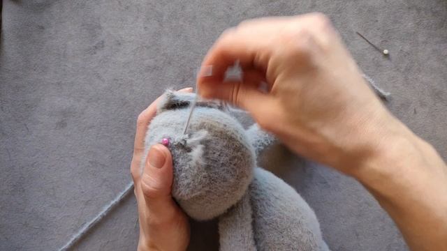 мишка 3 в 1. пришиваем уши