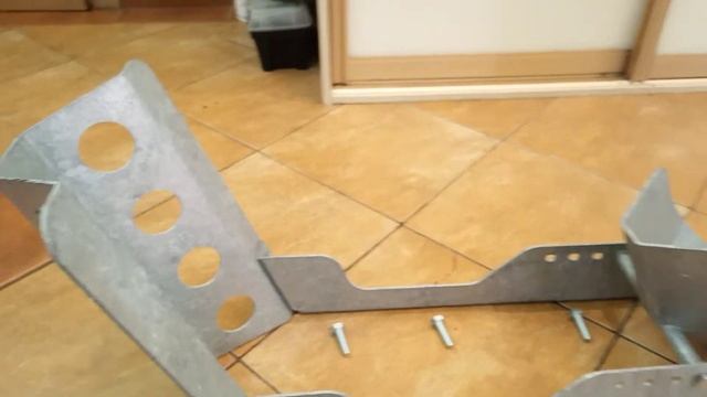 Ловушка -фиксатор для переднего колеса мотоцикла смотреть онлайн