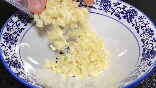 夏天天熱了，給朋友分享香辣開胃涼拌豬心簡單做法，肉嫩鮮香好吃 【阿朝哥美食】#香辣開胃菜 #涼拌豬心 #豬心做法