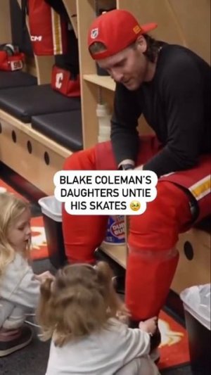 Blake Coleman’s Daughters Untie His Skates ❤️