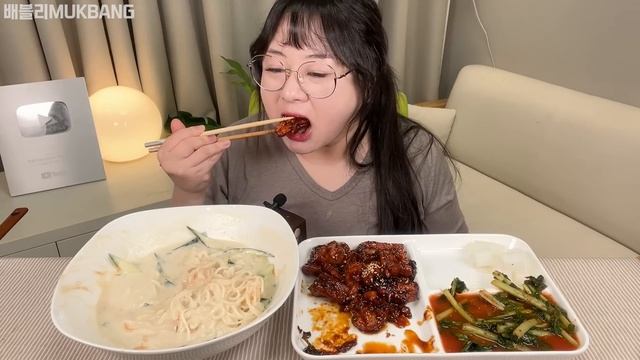 더운 여름엔 콩국수먹방!! 꾸덕하고 달콤 고소한 콩국수에 쫄깃한 지코바, 아삭한 열무김치까지!! KONG GUKSU, COLD BEAN NOODLES MUKBANG ASMR