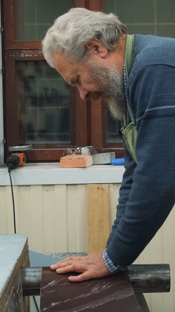 Примыкание круглой трубы к кровле