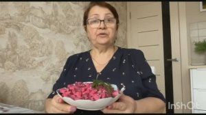 Делаем майонез и салат из свеклы, яблок и немного добавочек. А вкусно очень.