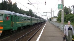 Электропоезд ЭР2Т-7137 платформа Дачное