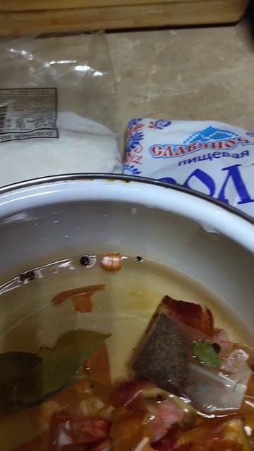 как посолить скумбрию дома