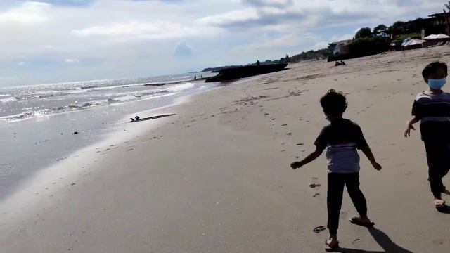 Pantai Batu Bolong Canggu Bali Terkini!! Masih sepi cuy. Enak buat berenang