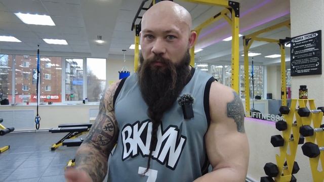 Очень строгий подъём на бицепс Огромные руки Павел Бочкарёв Чили Фитнес