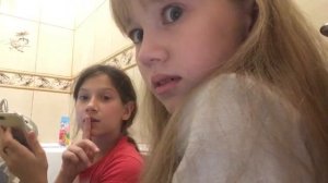 Пранк над подругой. Ушли домой пока она ходила в магазин??