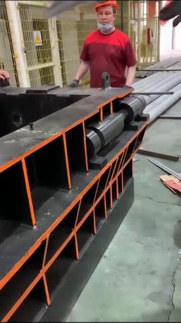 Пакетирование металлического лома. Пресс усилием 160 тонн