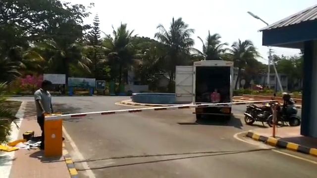 Boom barrier installation in Goa смотреть онлайн
