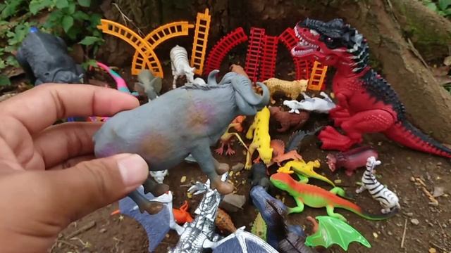 Jurassic world dominion earth, Giganotosaurus, Godzilla, spinosaurus, Tyrannosaurus rex