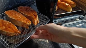 Ужин в аэрогриле. Красиво, необычно и очень просто. Красная рыба. Картошка под соусом песто.